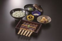 【蒲郡・相見・岡崎発】*日帰り昼食付*『こだわりの田楽ランチと伊良湖メロン狩り』2